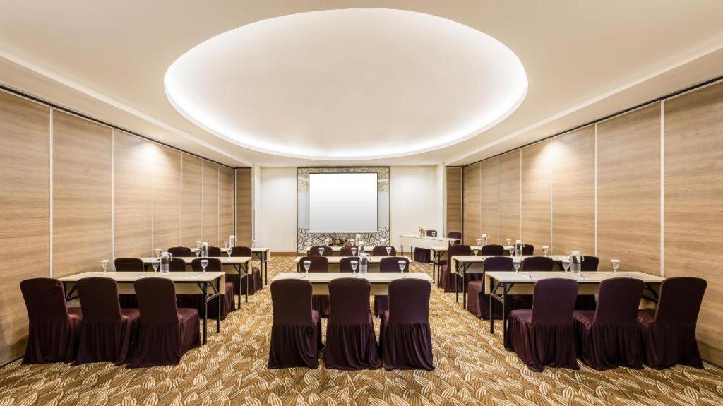 The Wujil Resort & Conventions Semarang Exterior photo